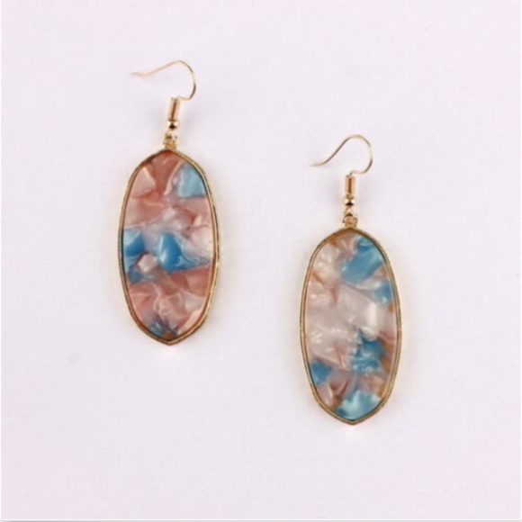 Marbled Pink Abalone Resin Shell Gold Earrings - Picture 4 of 7